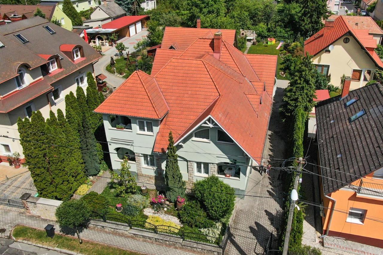 Park Apartman Heviz Exterior photo