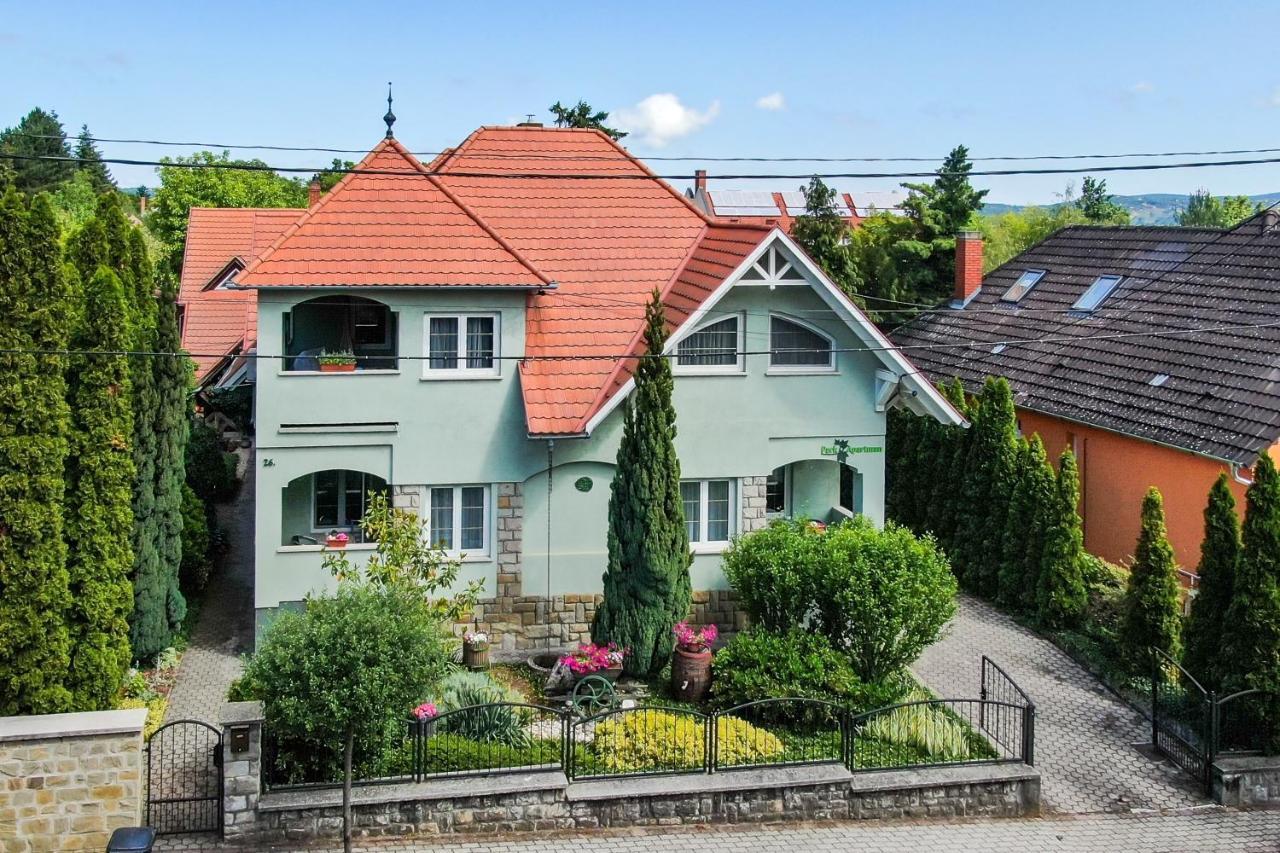 Park Apartman Heviz Exterior photo