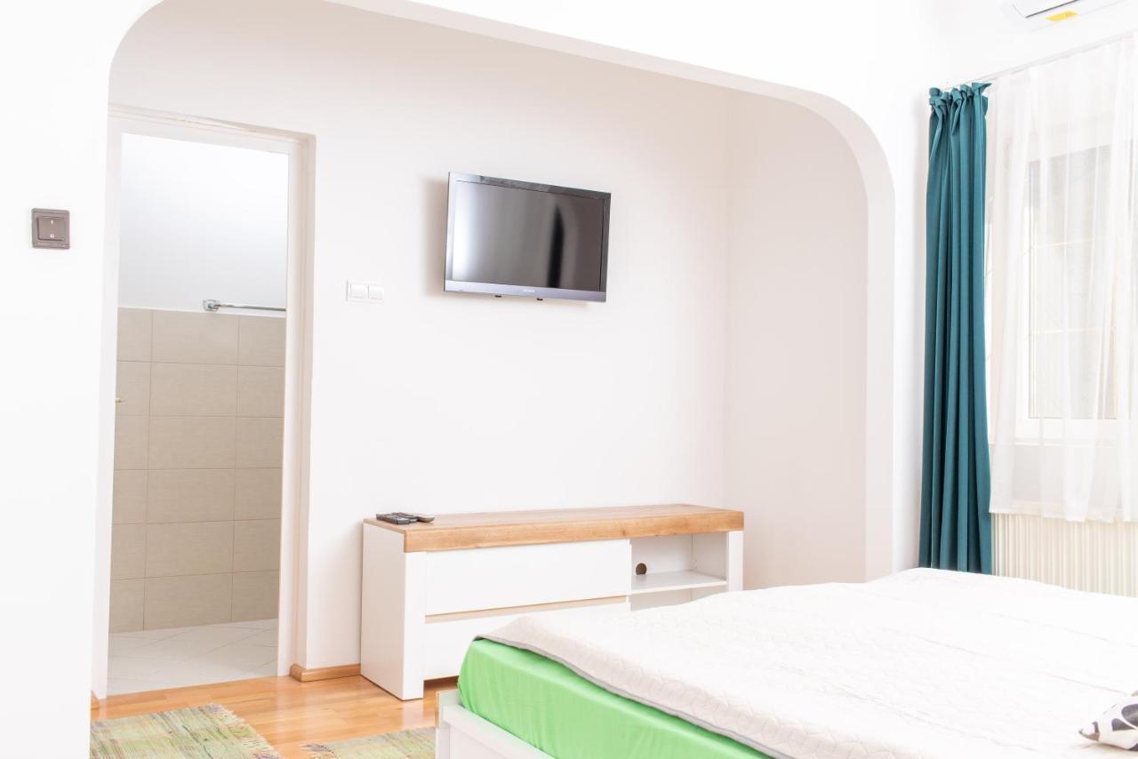 Park Apartman Heviz Exterior photo