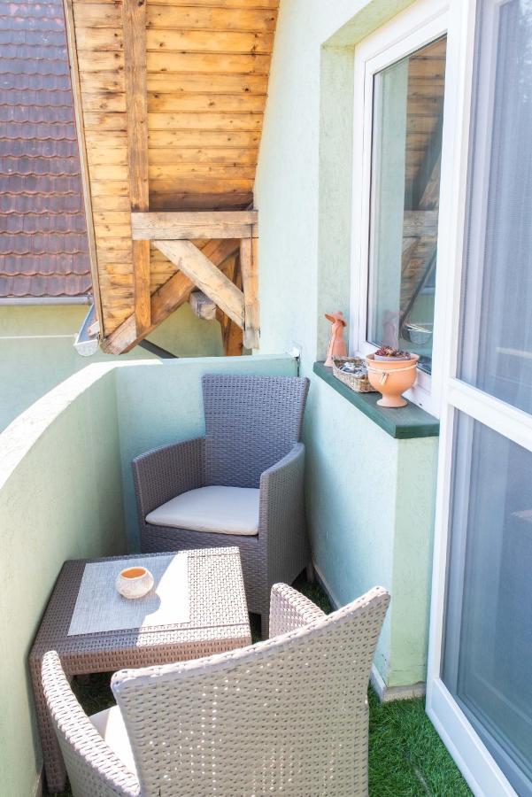 Park Apartman Heviz Exterior photo