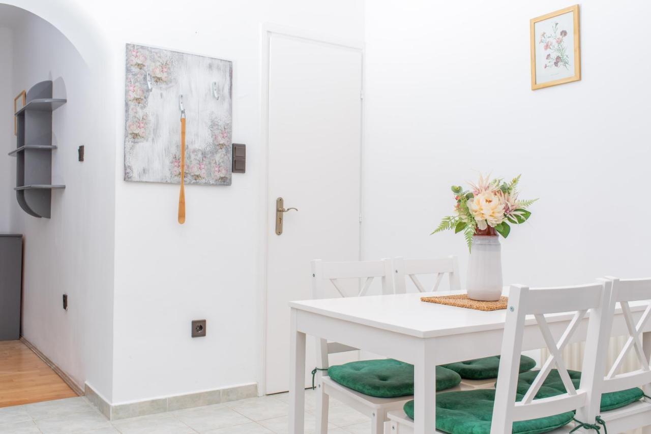Park Apartman Heviz Exterior photo