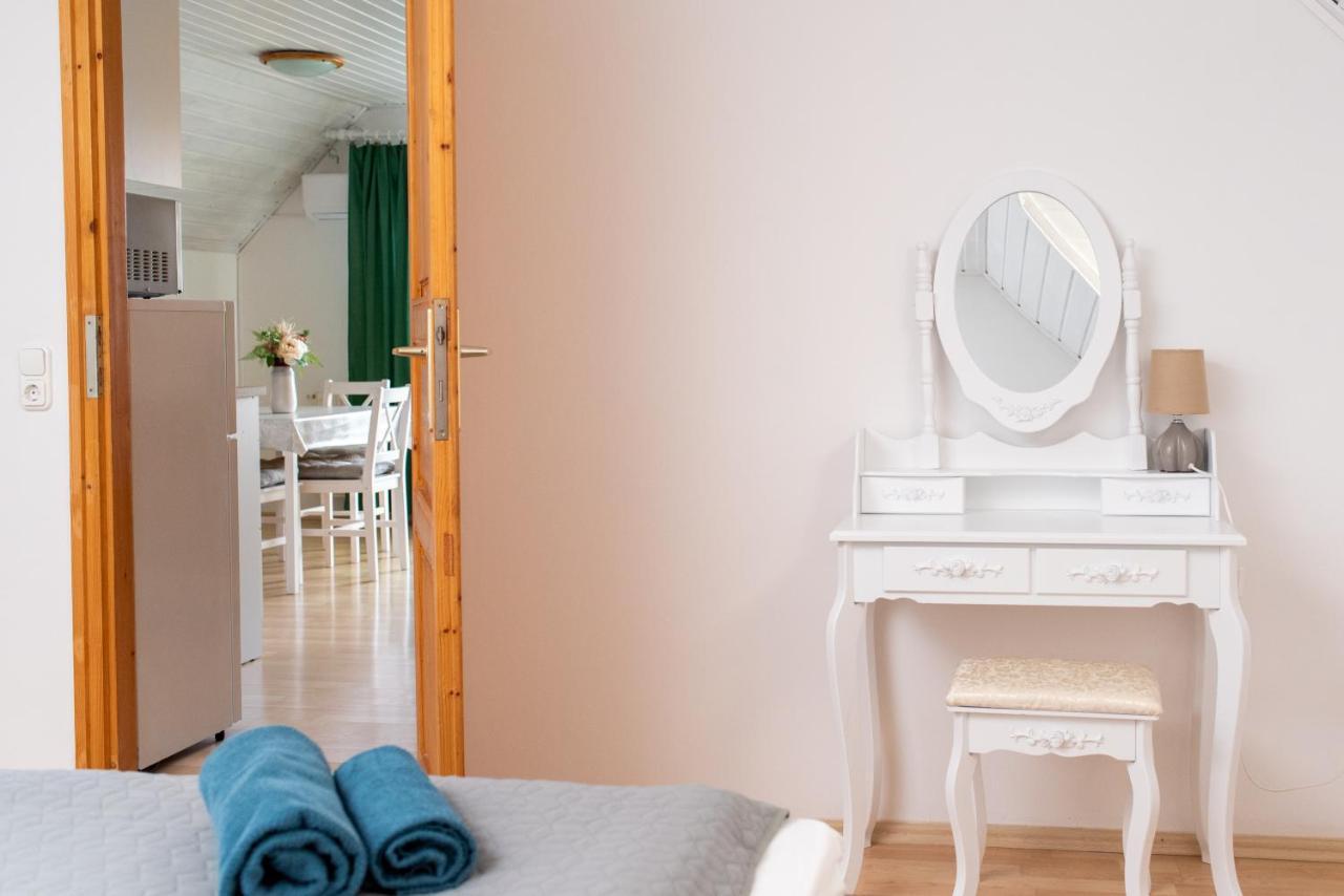 Park Apartman Heviz Exterior photo