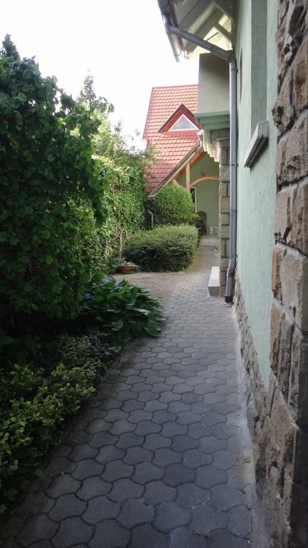 Park Apartman Heviz Exterior photo
