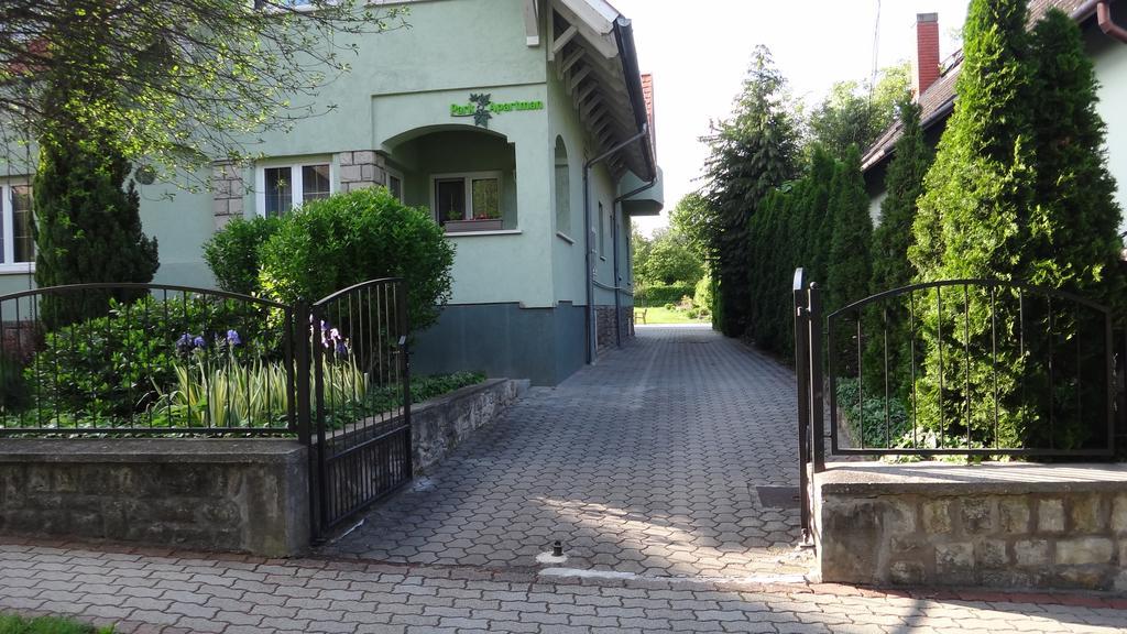 Park Apartman Heviz Exterior photo