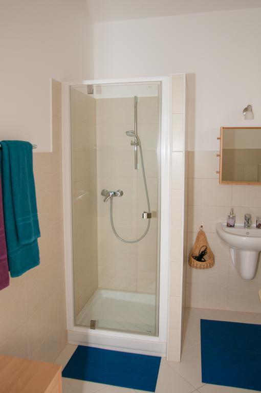 Park Apartman Heviz Exterior photo