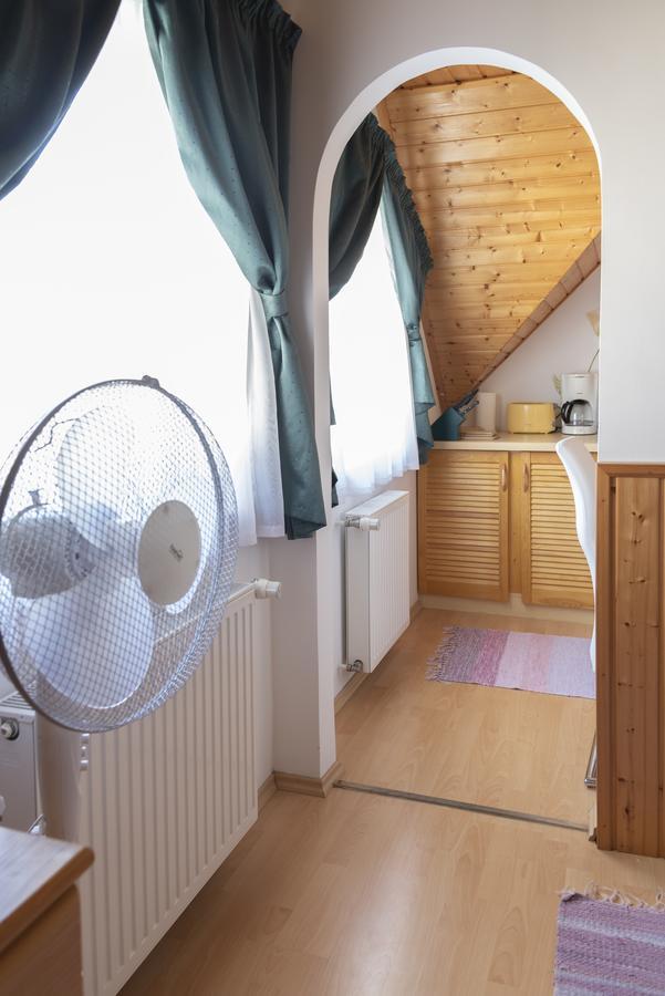 Park Apartman Heviz Exterior photo