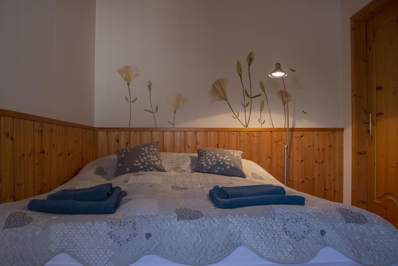 Park Apartman Heviz Exterior photo