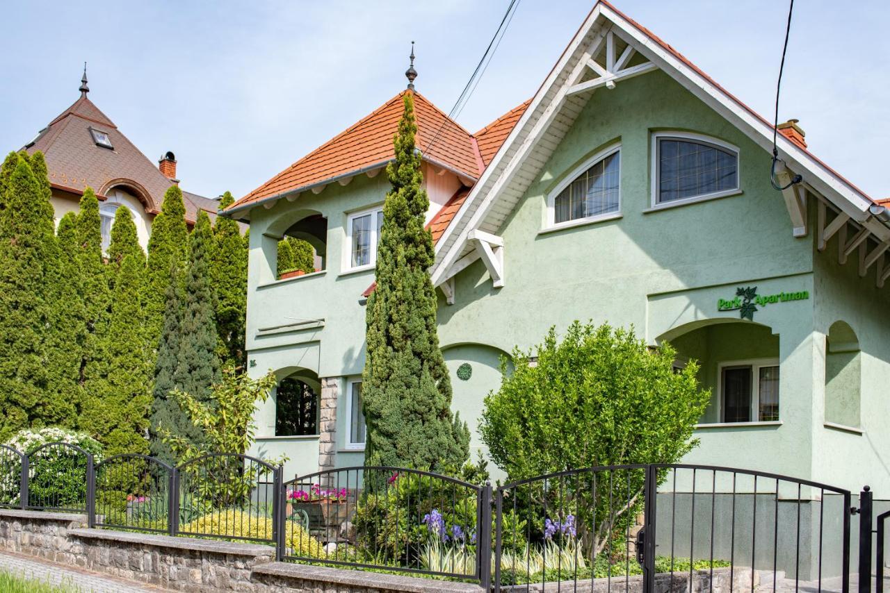 Park Apartman Heviz Exterior photo